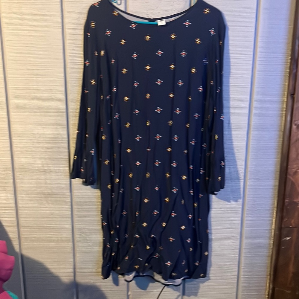 XL old navy long sleeve